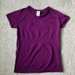 Athleta Momentum Tee Shirt Size M